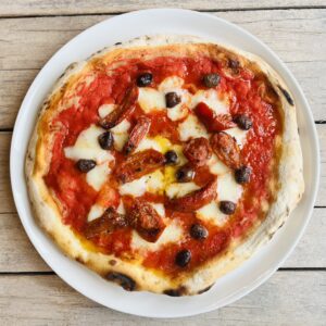 Pizza olive & pomodori secchi